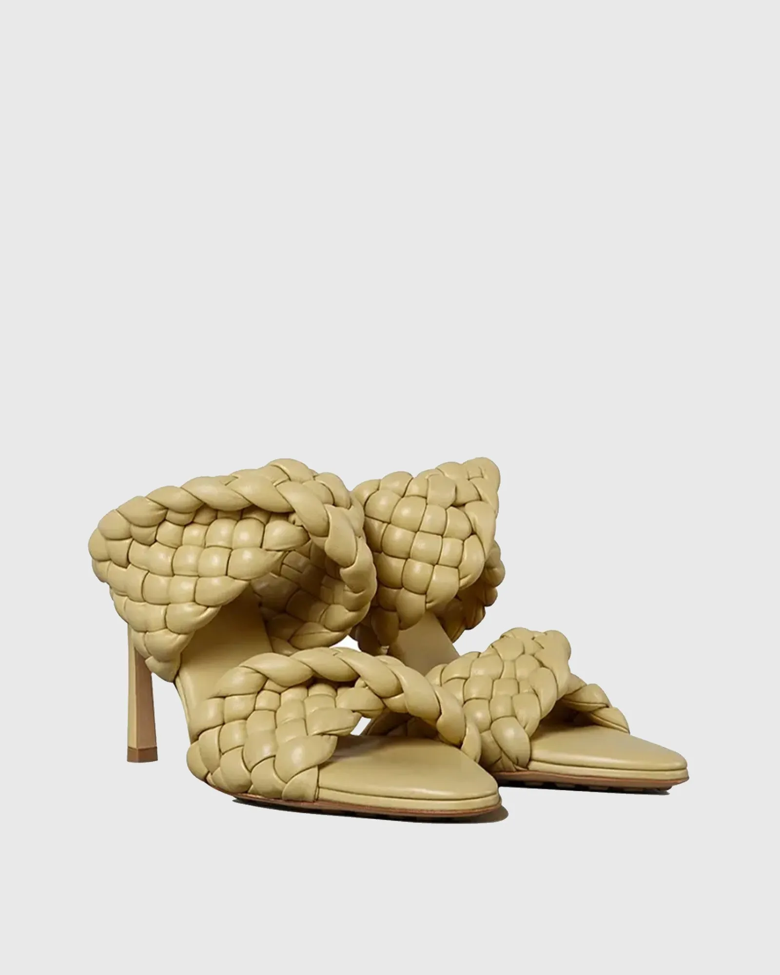 Giuseppa Woven Sandals In Apricot